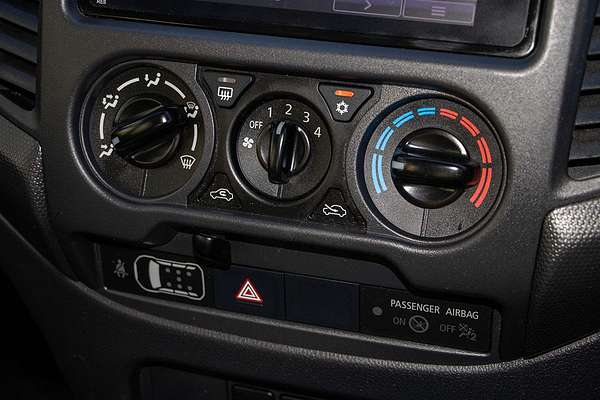 2023 Mitsubishi Triton GLX MR 4X4