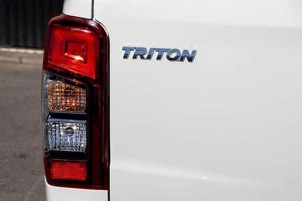 2023 Mitsubishi Triton GLX MR 4X4