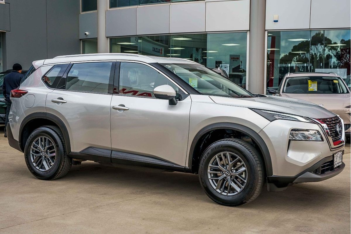 2025 Nissan X-TRAIL ST T33