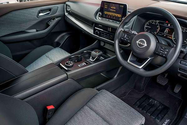 2025 Nissan X-TRAIL ST T33