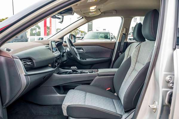 2025 Nissan X-TRAIL ST T33