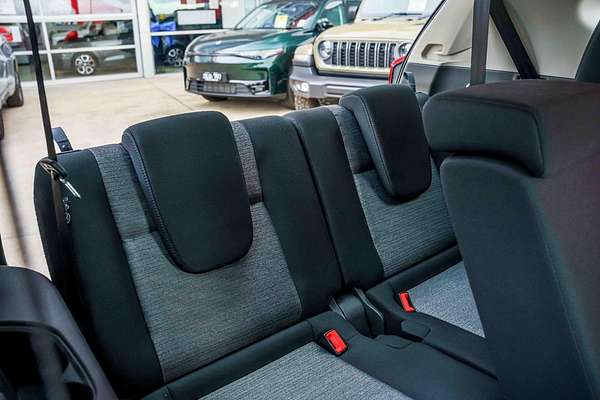 2025 Nissan X-TRAIL ST T33
