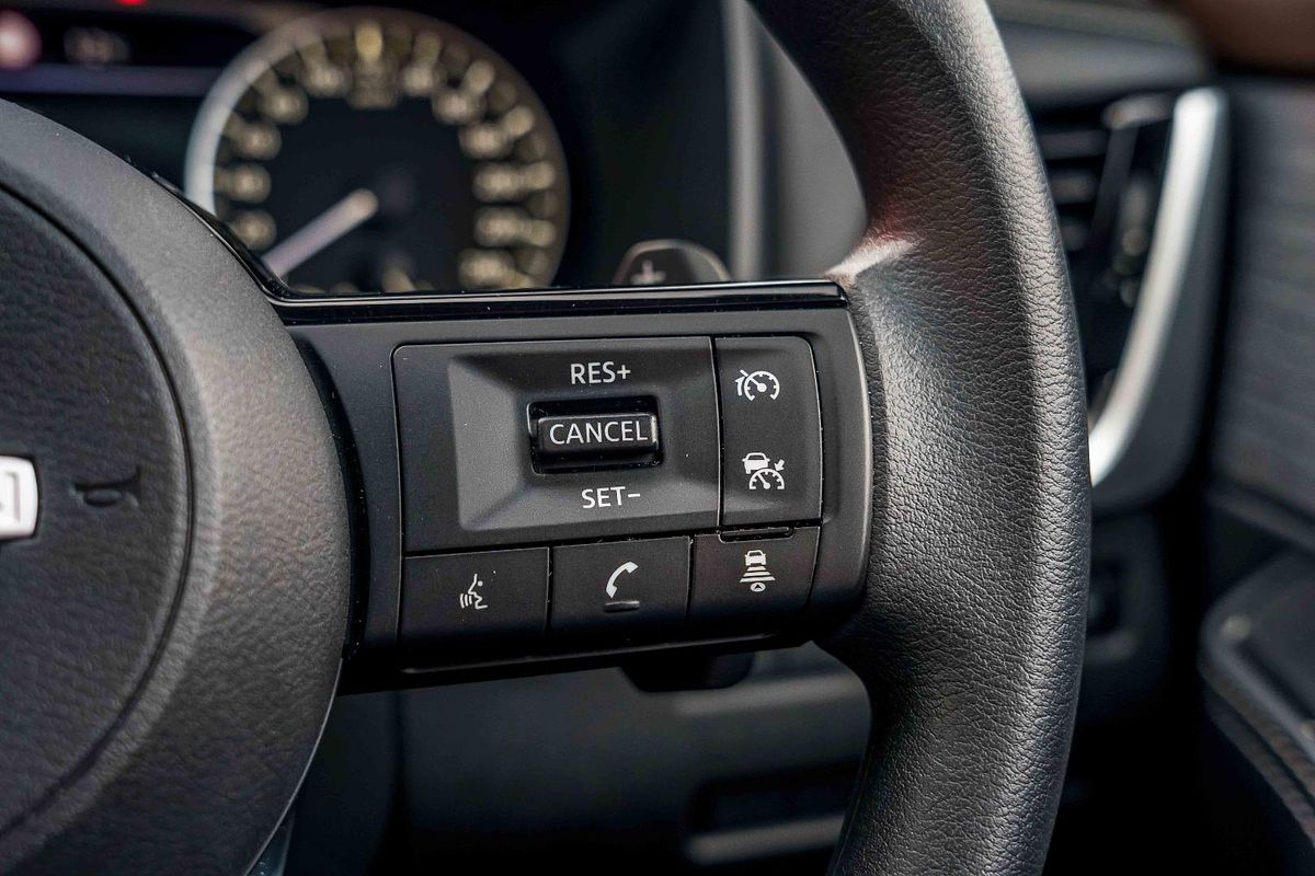 2025 Nissan X-TRAIL ST T33