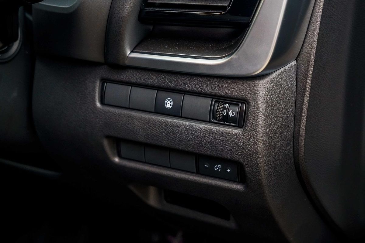 2025 Nissan X-TRAIL ST T33