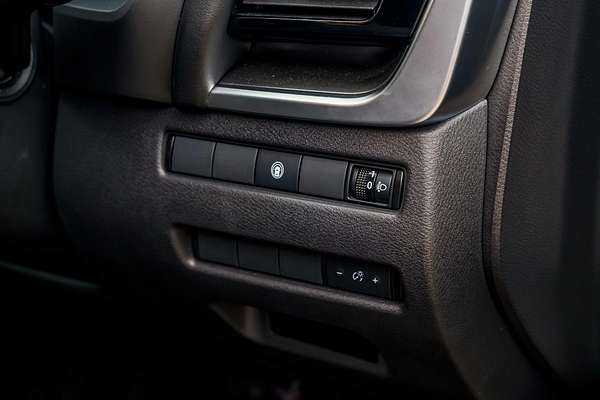 2025 Nissan X-TRAIL ST T33