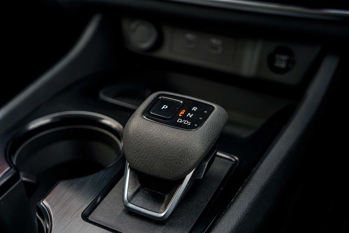 2025 Nissan X-TRAIL ST T33