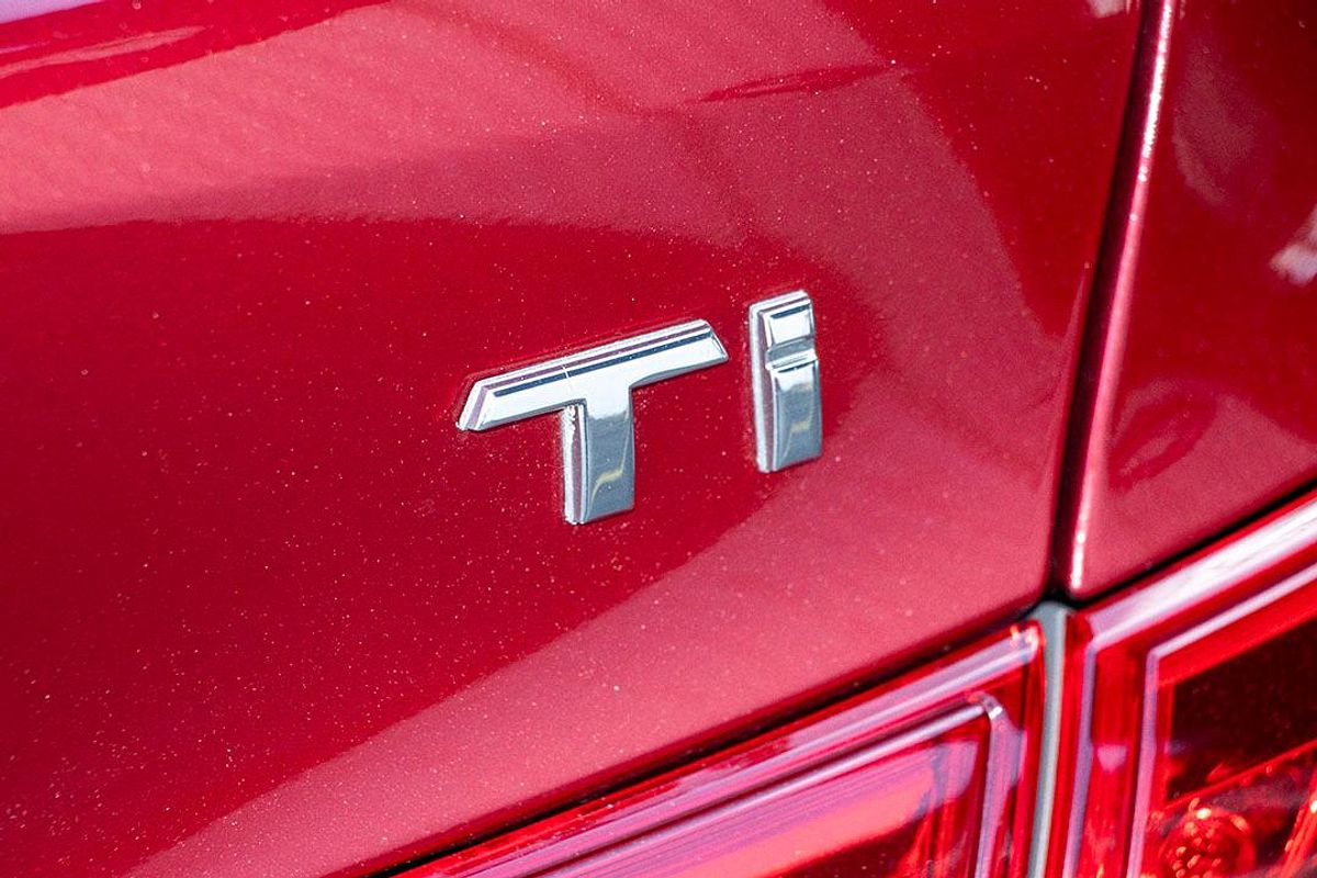 2013 Nissan Pulsar Ti B17