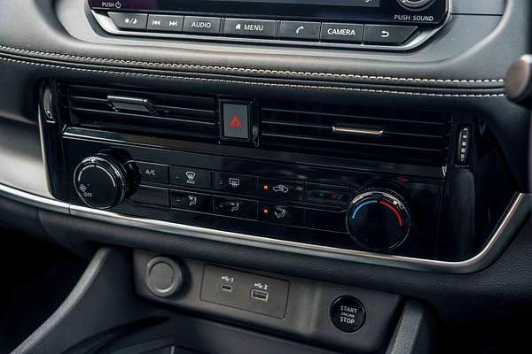 2025 Nissan X-TRAIL ST T33