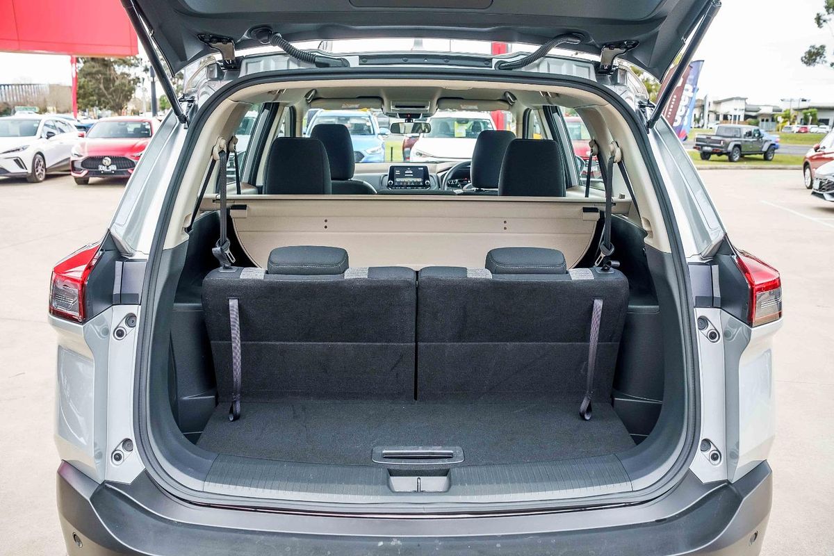 2025 Nissan X-TRAIL ST T33