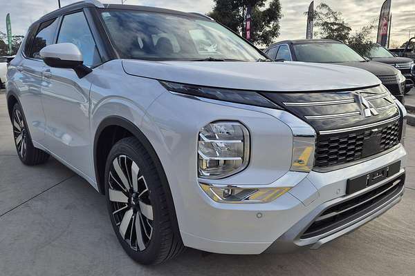 2025 Mitsubishi Outlander Exceed Tourer ZM