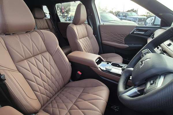 2025 Mitsubishi Outlander Exceed Tourer ZM