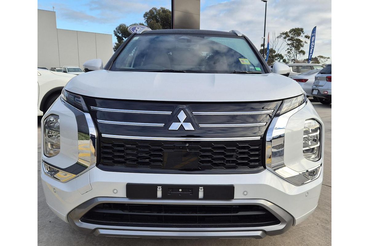 2025 Mitsubishi Outlander Exceed Tourer ZM