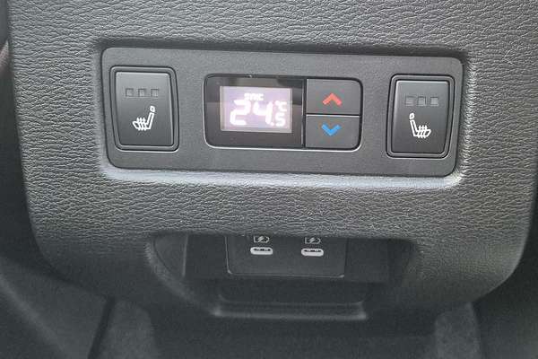 2025 Mitsubishi Outlander Exceed Tourer ZM