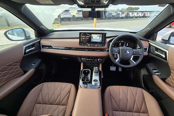 2025 Mitsubishi Outlander Exceed Tourer ZM