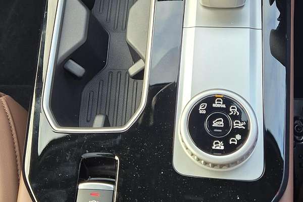 2025 Mitsubishi Outlander Exceed Tourer ZM