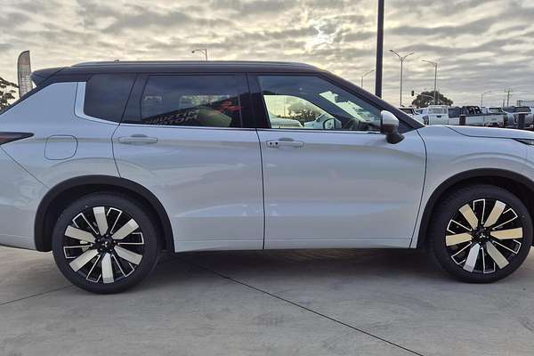 2025 Mitsubishi Outlander Exceed Tourer ZM