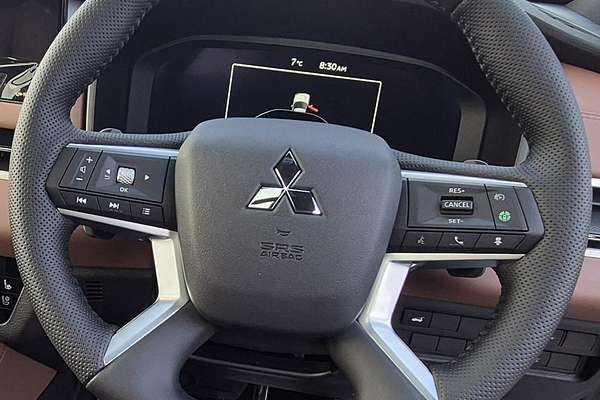 2025 Mitsubishi Outlander Exceed Tourer ZM