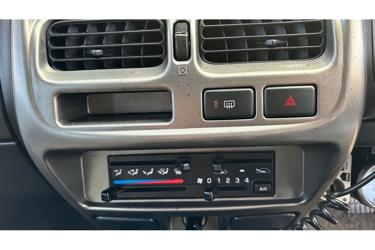 2014 Nissan Navara ST-R D22 4X4