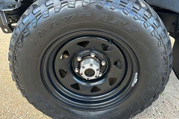 2014 Nissan Navara ST-R D22 4X4