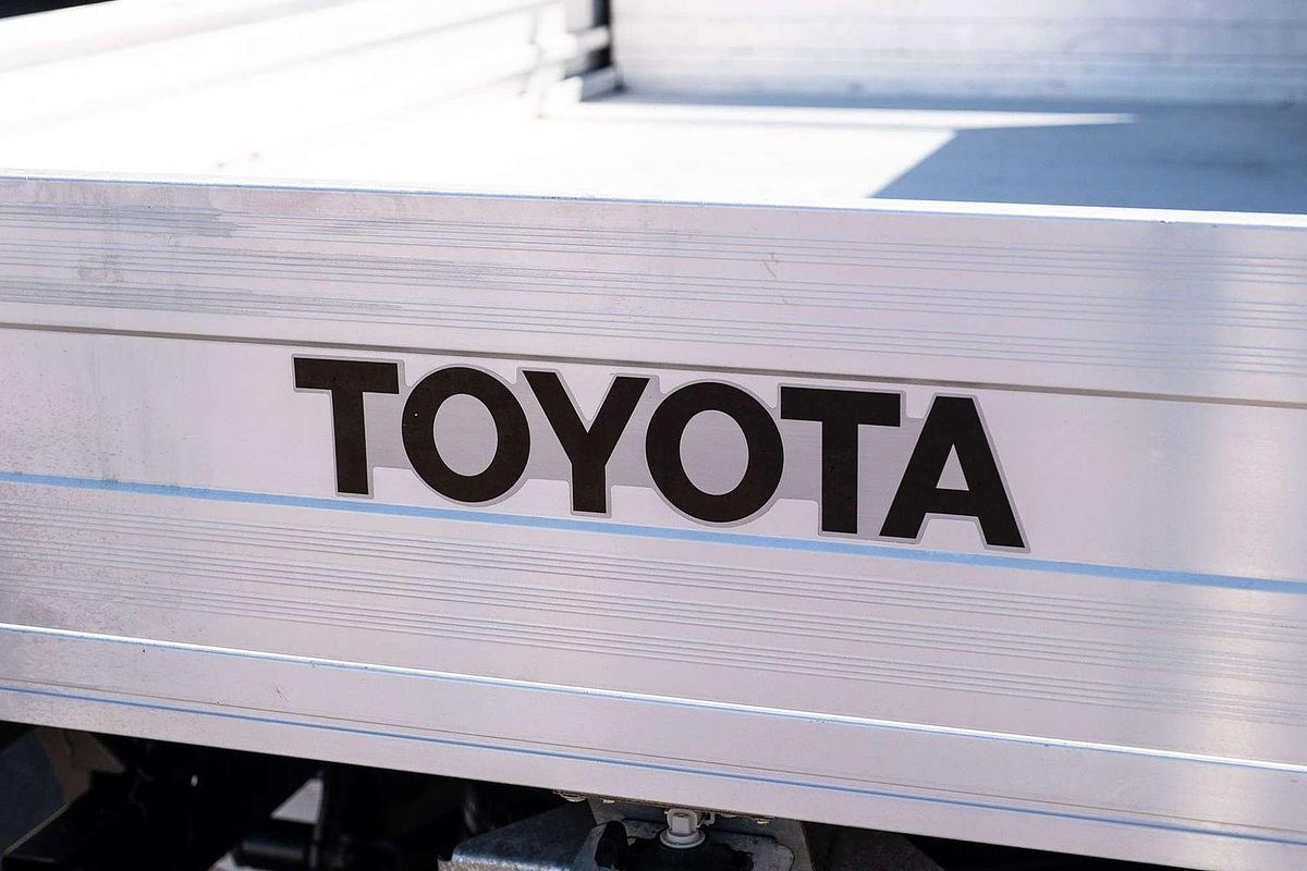 2017 Toyota Hilux Workmate TGN121R Rear Wheel Drive