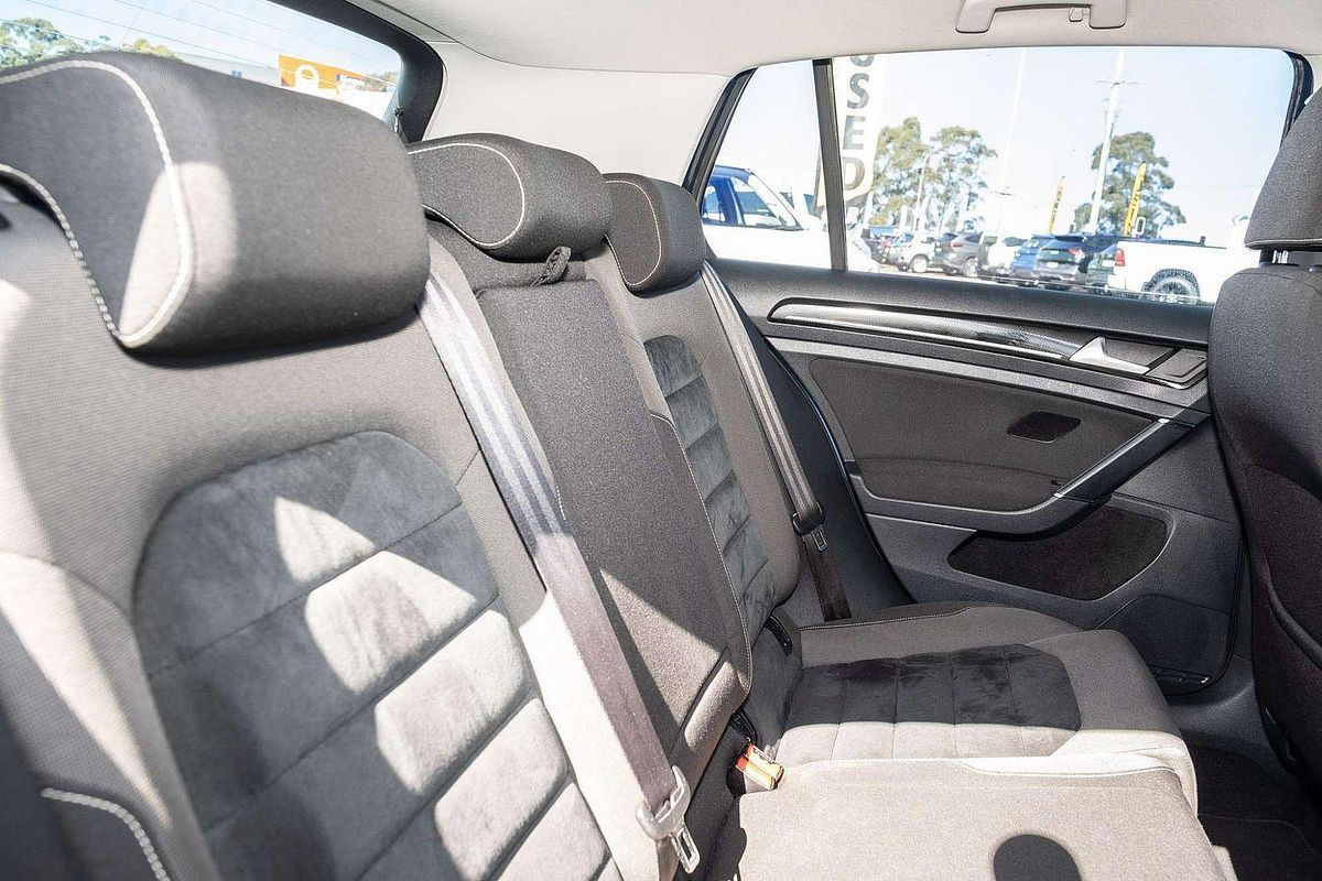 2013 Volkswagen Golf 103TSI Highline 7