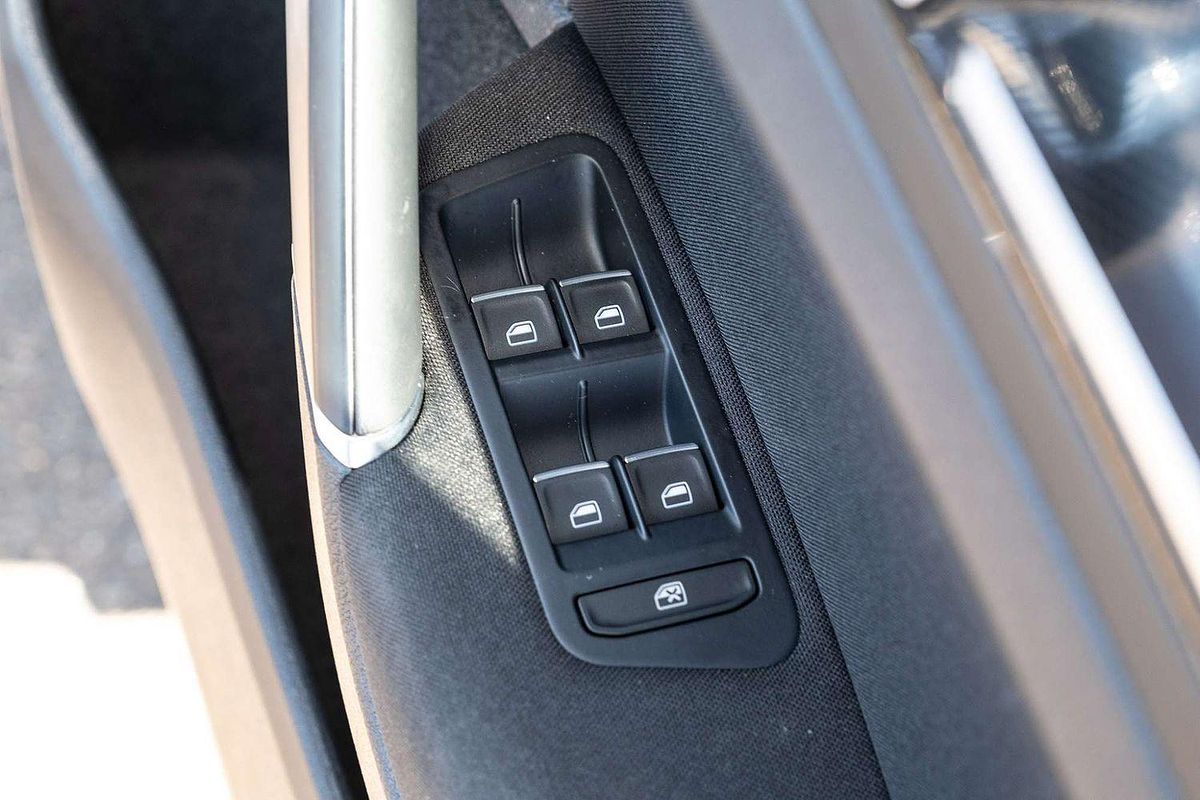 2013 Volkswagen Golf 103TSI Highline 7
