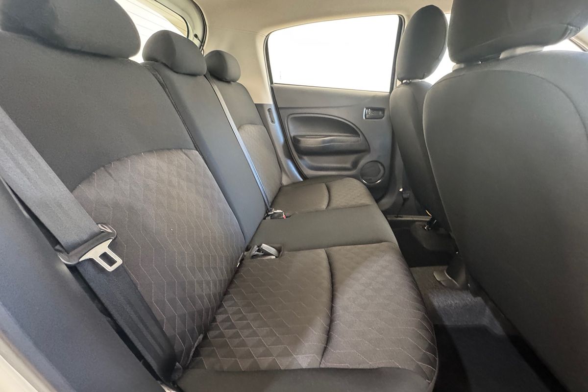 2021 Mitsubishi Mirage ES LB