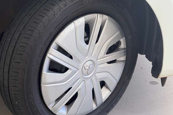 2021 Mitsubishi Mirage ES LB