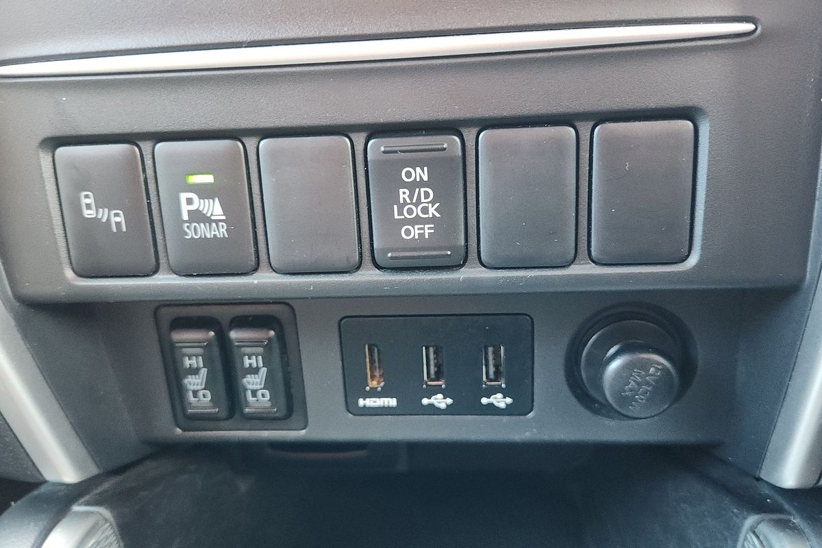 2021 Mitsubishi Triton GSR MR 4X4