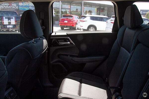 2024 Mitsubishi Outlander ES ZM 2WD