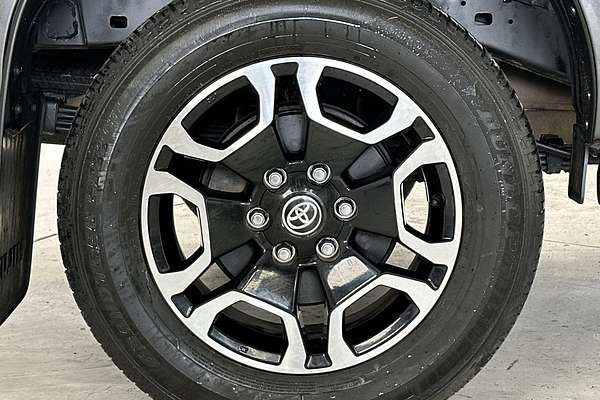 2022 Toyota Hilux SR5 GUN126R 4X4