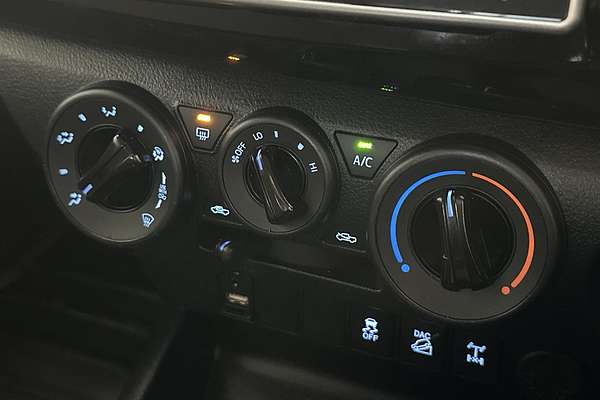 2018 Toyota Hilux SR GUN126R 4X4