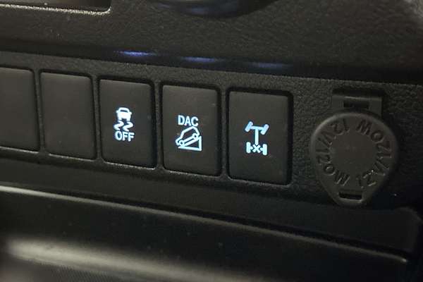 2018 Toyota Hilux SR GUN126R 4X4