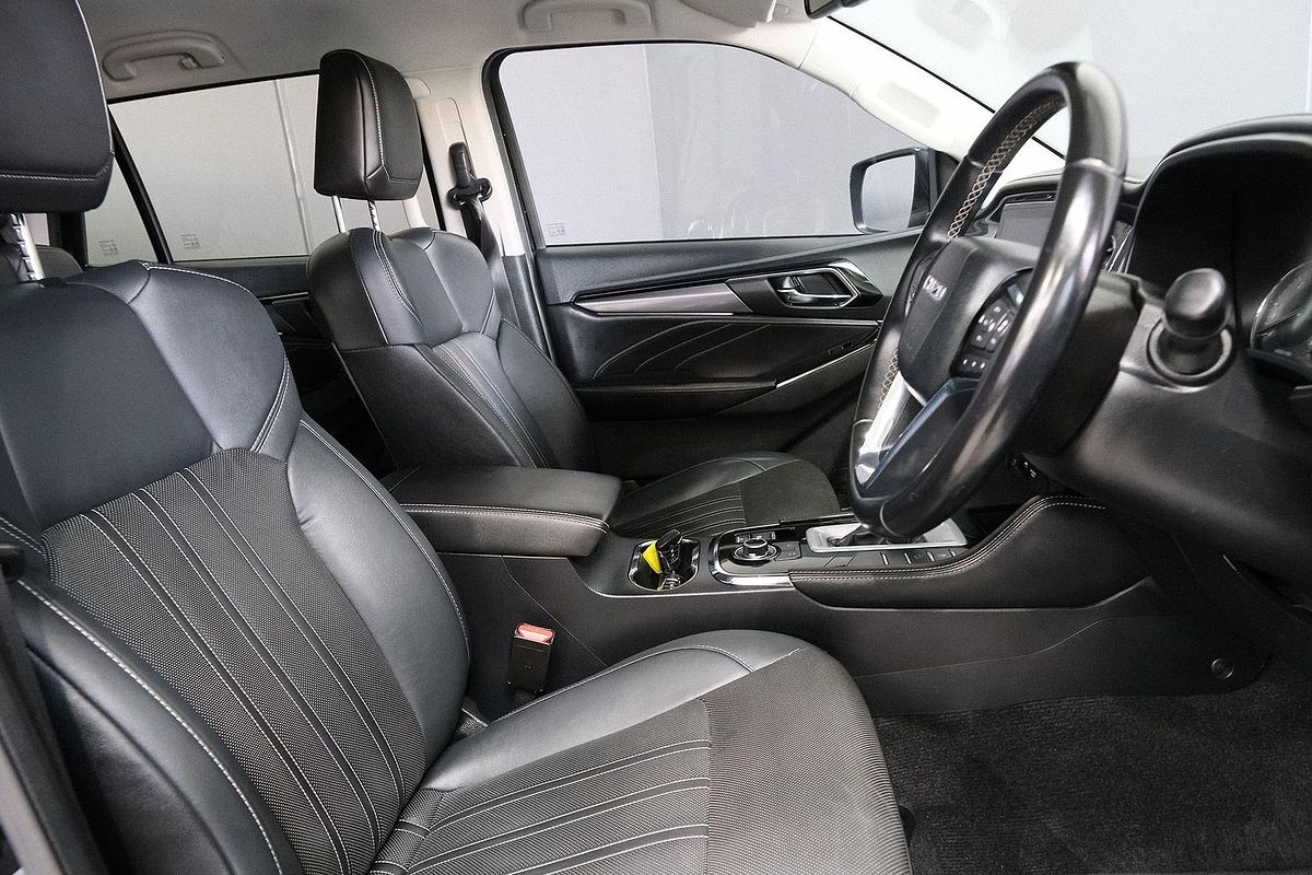2021 Isuzu MU-X LS-T