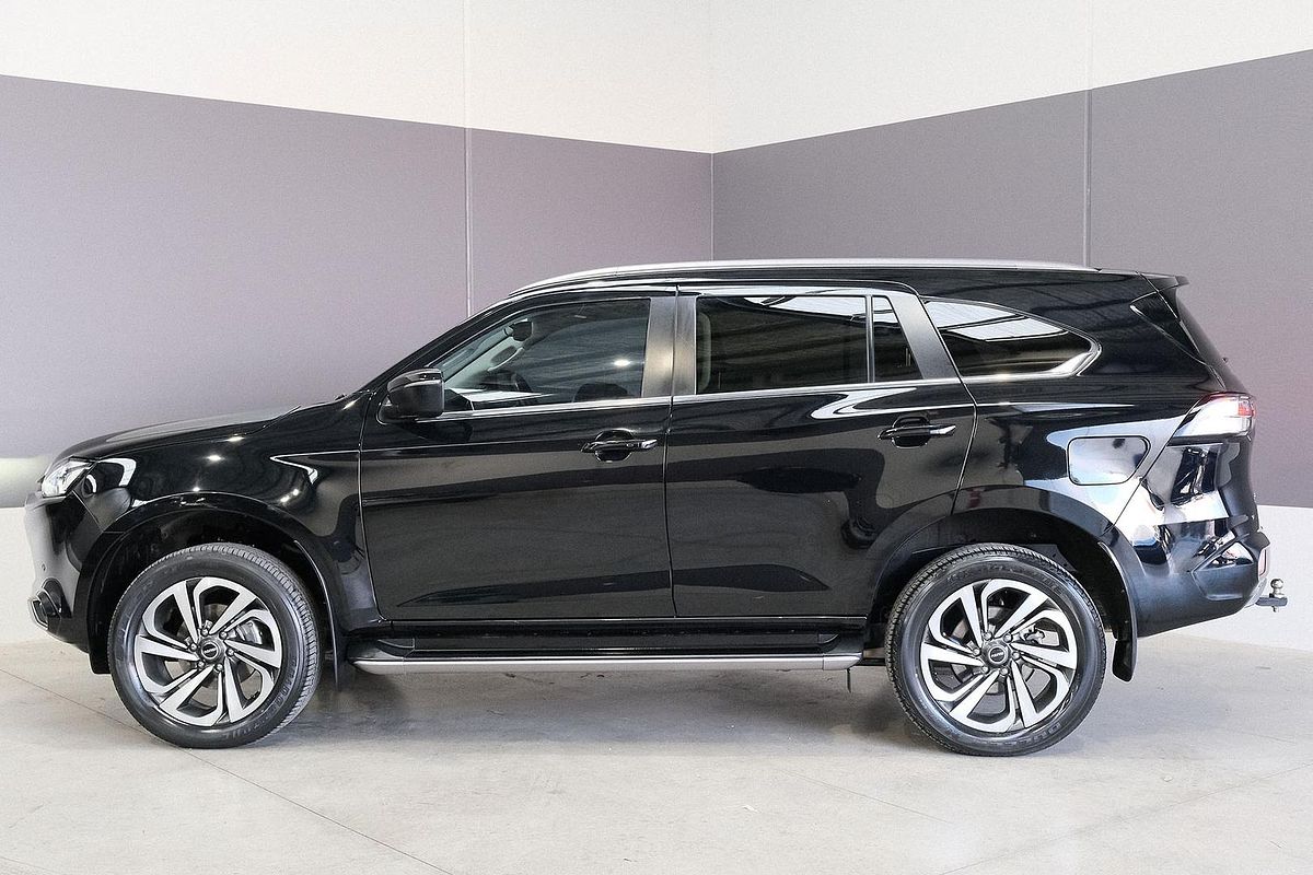 2021 Isuzu MU-X LS-T