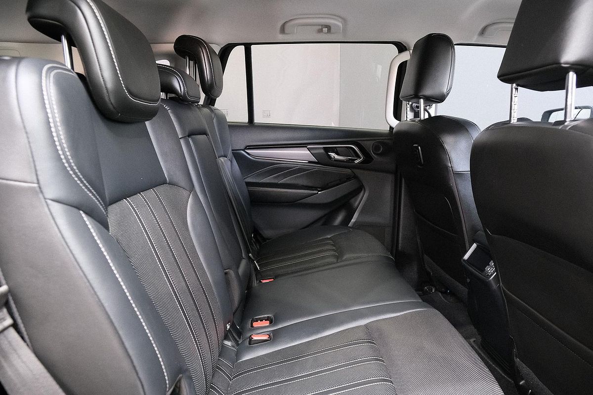 2021 Isuzu MU-X LS-T