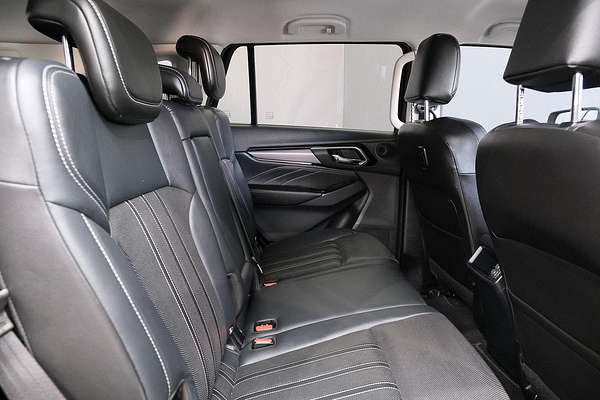 2021 Isuzu MU-X LS-T