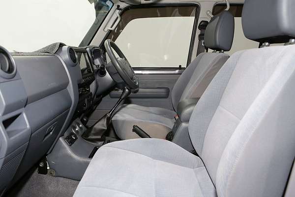 2017 Toyota Landcruiser GXL VDJ76R
