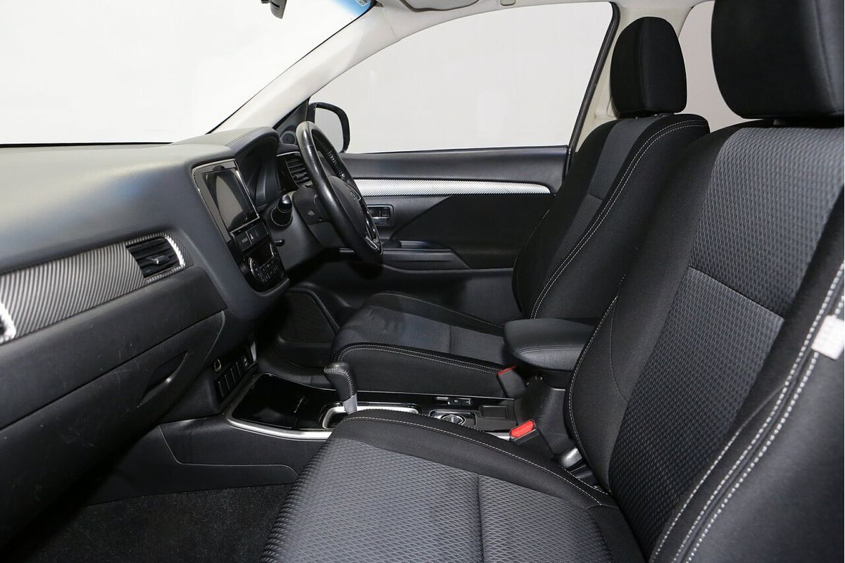 2017 Mitsubishi Outlander LS Safety Pack ZK