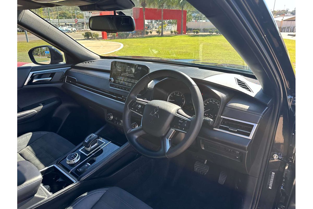 2023 Mitsubishi Outlander LS ZM