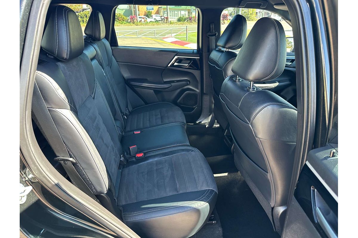 2023 Mitsubishi Outlander LS ZM