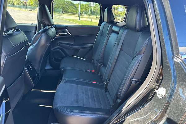 2023 Mitsubishi Outlander LS ZM