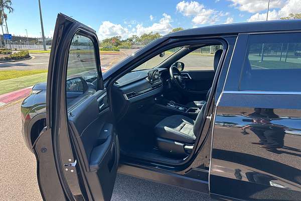 2023 Mitsubishi Outlander LS ZM