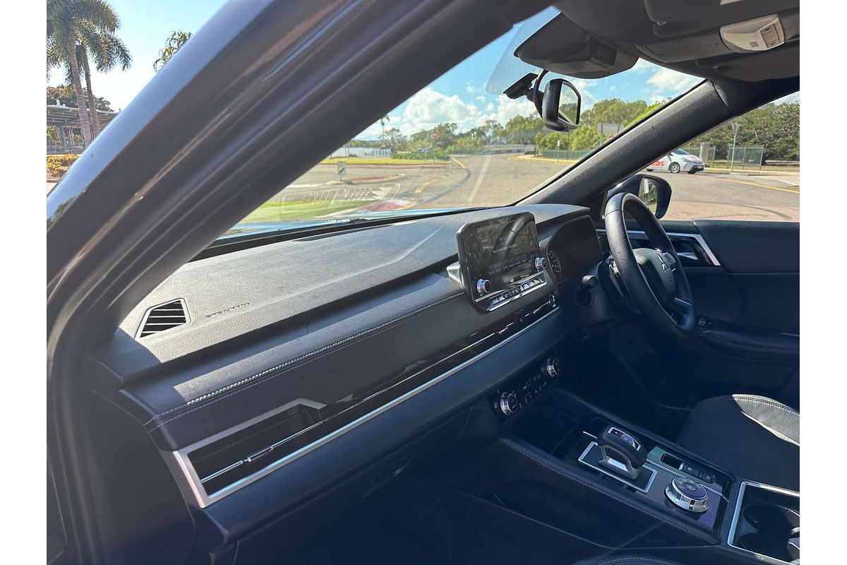 2023 Mitsubishi Outlander LS ZM