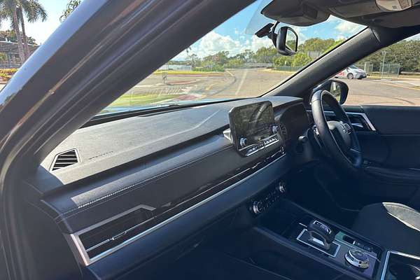 2023 Mitsubishi Outlander LS ZM