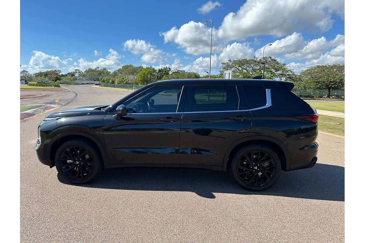 2023 Mitsubishi Outlander LS ZM