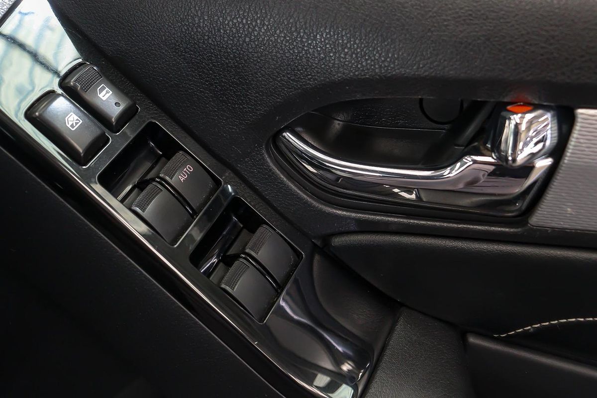 2018 Isuzu MU-X LS-T