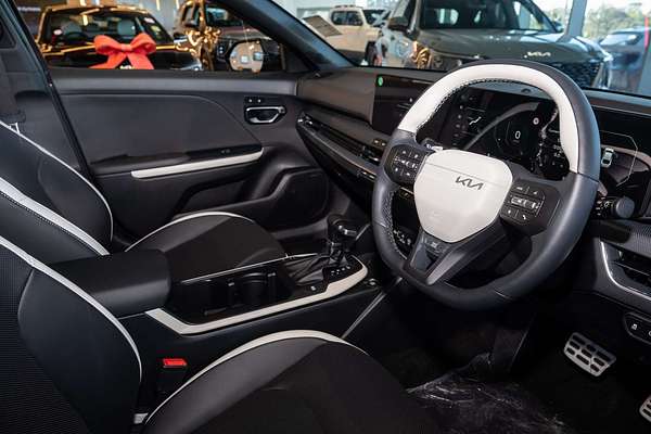 2025 Kia K4 GT-Line CL4m