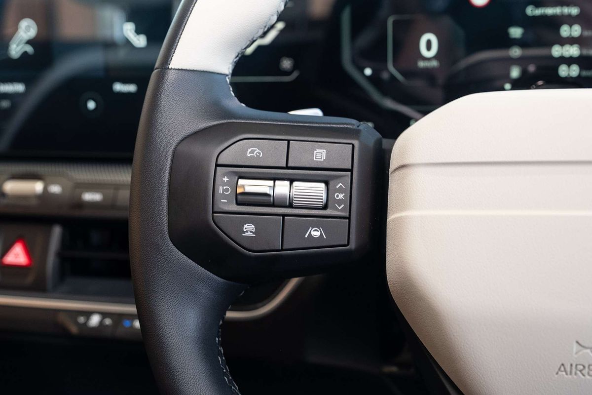 2025 Kia K4 GT-Line CL4m