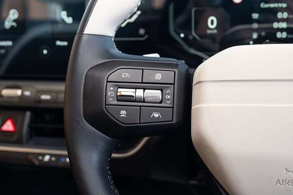 2025 Kia K4 GT-Line CL4m